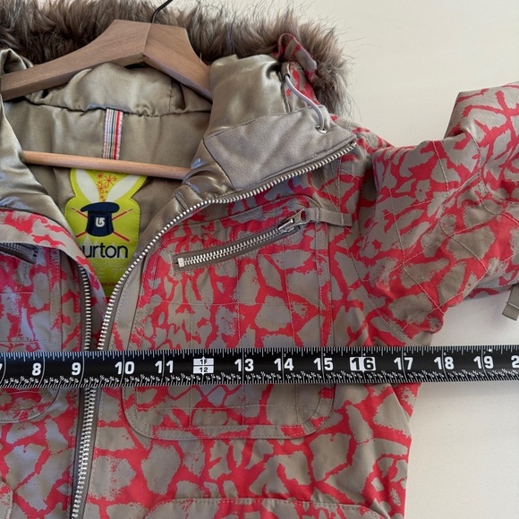 Burton Pink and Gray Ski Jacket - Picture 9 of 16